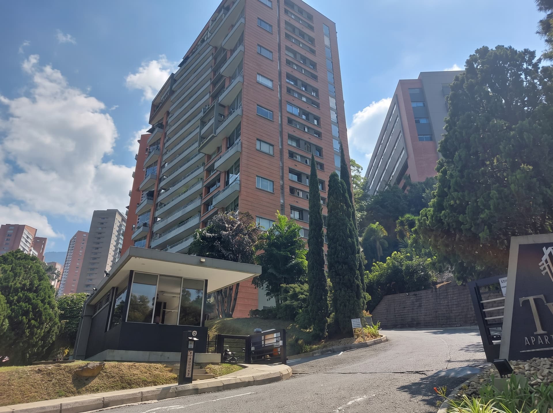 Apartamento, garajes y depósitos en venta - Medellín-Antioquia